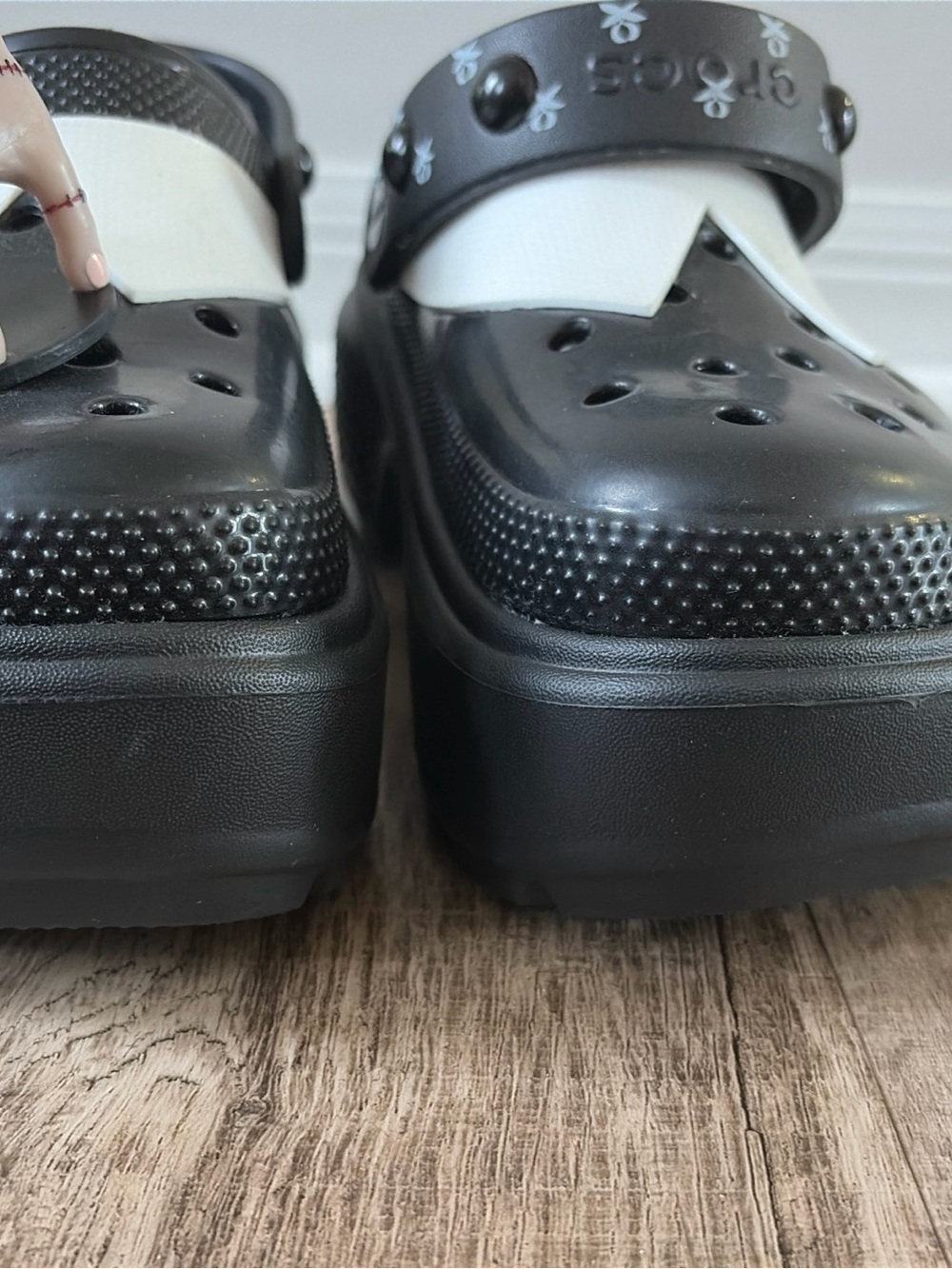 WEDNESDAY ADDAMS X CROCS STOMP CLOGS - Size 6 Mens Size 8 Women's - New Other - Picture 14 of 15